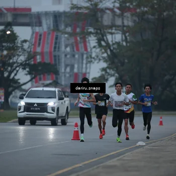 Runner Photo 7709812