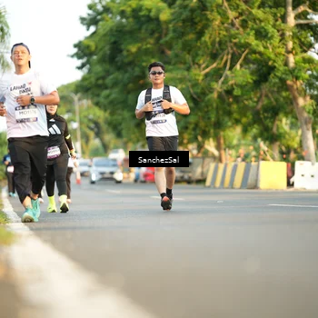 Runner Photo 7709837