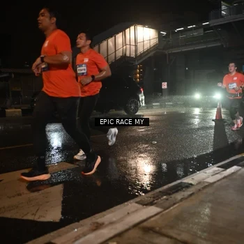 Runner Photo 7709880