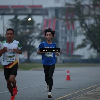 Runner Photo 7709889