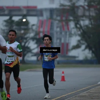 Runner Photo 7709900