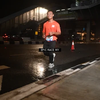 Runner Photo 7709904