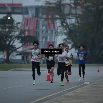 Runner Photo 7709907