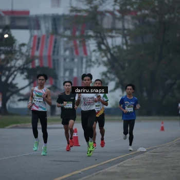 Runner Photo 7709909