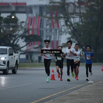 Runner Photo 7709911