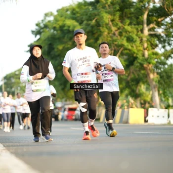 Runner Photo 7709922
