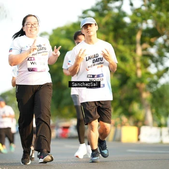 Runner Photo 7709939
