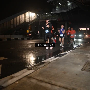 Runner Photo 7709942