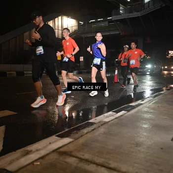 Runner Photo 7709951