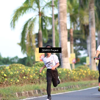 Runner Photo 7709955