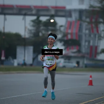 Runner Photo 7709973