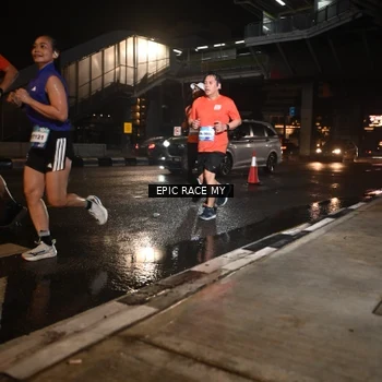 Runner Photo 7709976