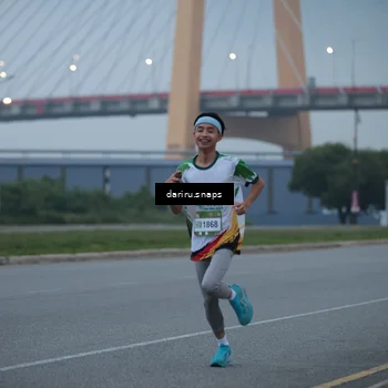 Runner Photo 7709982