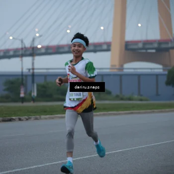 Runner Photo 7709985