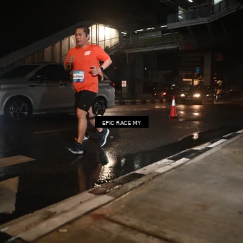 Runner Photo 7709986