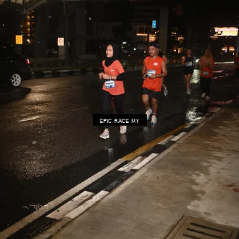 Runner Photo 7709993