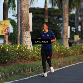 Runner Photo 7709996