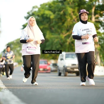 Runner Photo 7709999