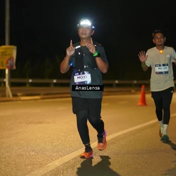 Runner Photo 7710054