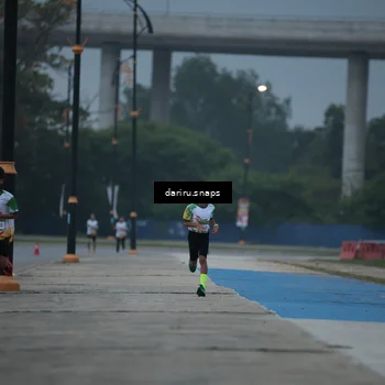 Runner Photo 7710074