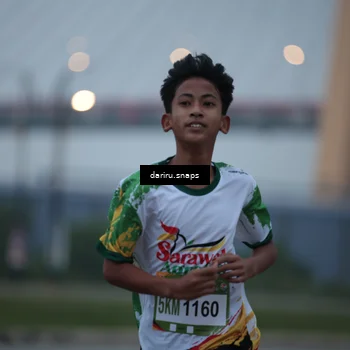 Runner Photo 7710090