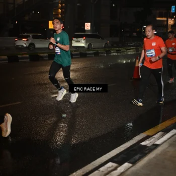 Runner Photo 7710099