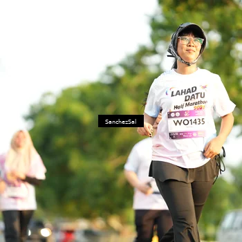 Runner Photo 7710109