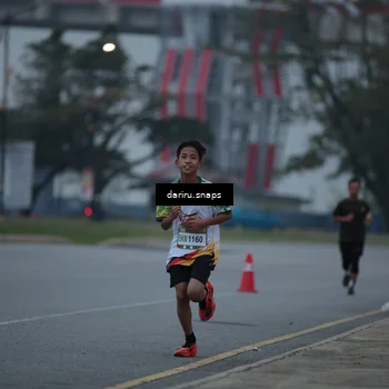 Runner Photo 7710114