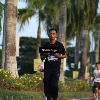 Runner Photo 7710115