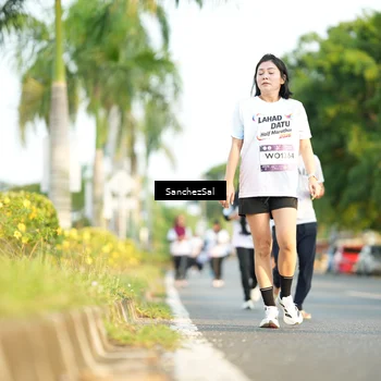 Runner Photo 7710133