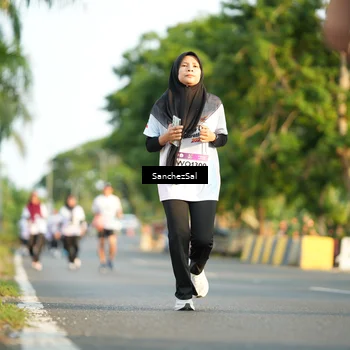 Runner Photo 7710140