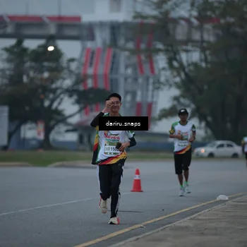 Runner Photo 7710213