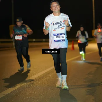 Runner Photo 7710221