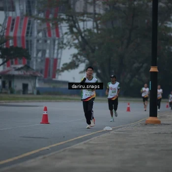 Runner Photo 7710223