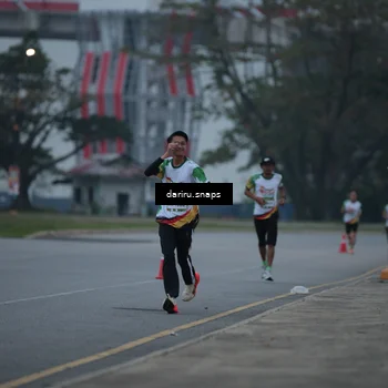 Runner Photo 7710225