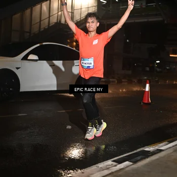 Runner Photo 7710289