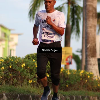 Runner Photo 7710309