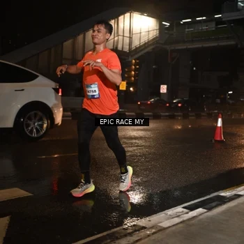 Runner Photo 7710344