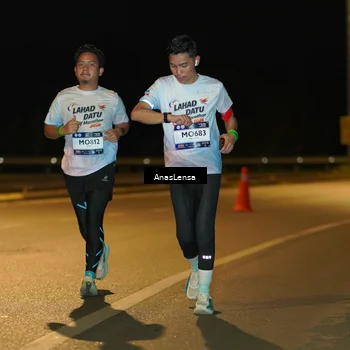 Runner Photo 7710358