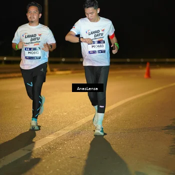 Runner Photo 7710359