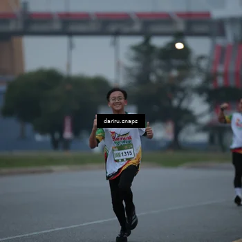 Runner Photo 7710364