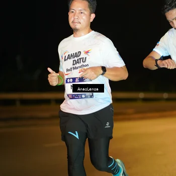 Runner Photo 7710372