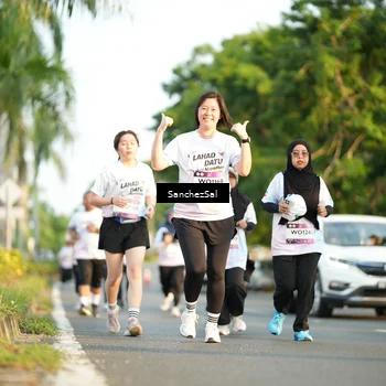 Runner Photo 7710374