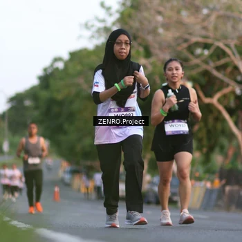 Runner Photo 7710376