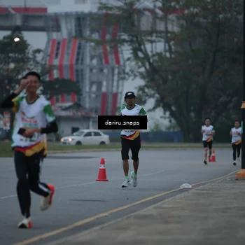 Runner Photo 7710378