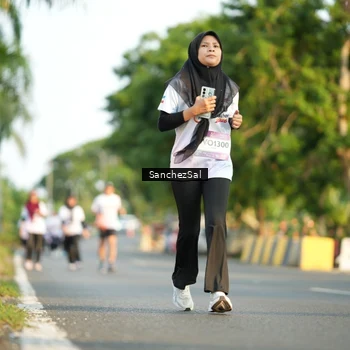 Runner Photo 7710381
