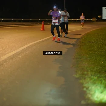 Runner Photo 7710396