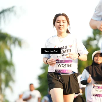 Runner Photo 7710411