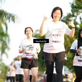 Runner Photo 7710418