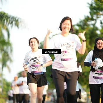 Runner Photo 7710422